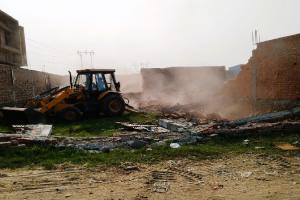  मुरादाबाद : पंडित नगला व ट्रांसपोर्ट नगर क्षेत्र में प्राधिकरण की टीम ने ध्वस्त कराया अवैध निर्माण 