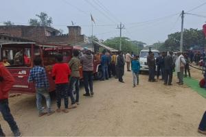 Kanpur Dehat News: भंडारा बनाते समय गैस सिलेंडर में लगी आग, चपेट में आकर पांच लोग झुलसे