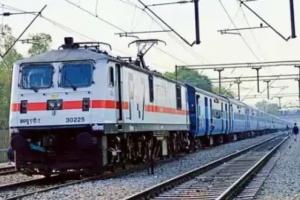 Rail News: आज से लखनऊ-छपरा सहित 18 जोड़ी ट्रेनें रद्द, यात्रियों की बढ़ेंगी मुश्किलें