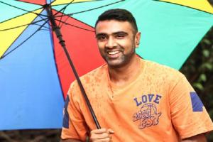 चेन्नई की बाढ़ में फंसे क्रिकेटर रविचंद्रन अश्विन, बोले- 30 घंटे से बिजली नहीं