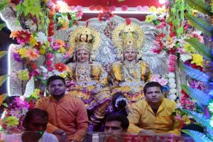 अयोध्या: मठ-मंदिरों से निकली राम बारात, झूमे बाराती, निभाई गई विवाह की रस्म 