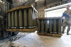 अमेरिका ने यूक्रेन के लिए जारी की आखिरी सैन्य सहायता,  पैकेज में वायु रक्षा- तोपखाने और छोटे हथियार शामिल 