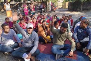 रामनगर: पेयजल समस्या को लेकर ग्रामीणों ने किया प्रदर्शन