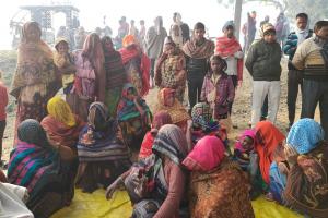शाहजहांपुर: सांड ने किसान को दौड़ाया, नाले में गिरकर मौत