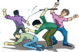 अल्मोड़ा: नशा कर हुड़दंग काटने का विरोध करने पर बदमाशों ने व्यापारी को किया लहूलुहान 