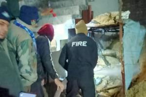 काशीपुर: ग्राम अहरपुरा में एक घर में लगी आग, हजारों रुपये का सामान जला