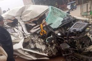Auraiya Accident: कार और कंटेनर की भिड़ंत… स्कूल संचालक की मौत, परिजनों में मचा कोहराम