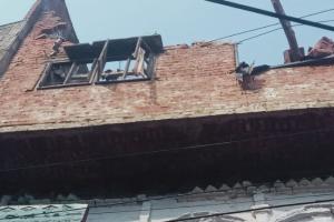 Kanpur: बिल्डिंग में तेज विस्फोट से उड़ी छत… मलबे में दबकर तीन घायल, आस-पड़ोस के लोगों में दहशत, देखें- LIVE VIDEO