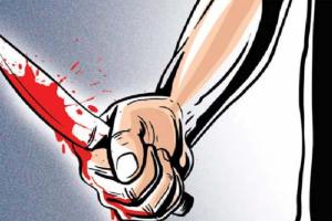 प्रयागराज: पांच रुपए के लिए चाचा-भतीजे पर दुकानदार ने किया चाकू से हमला, हड़कंप