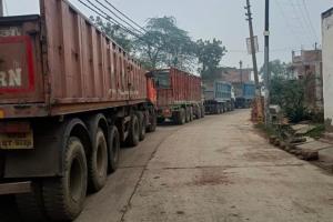 Auraiya News: ट्रक का टूटा एक्सल... 10 घंटे तक लगा जाम, राहगीरों हुए परेशान
