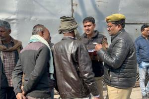Kanpur News: अधेड़ की टेनरी में मौत... परिजनों ने शव रखकर मुआवजे की मांग को लेकर किया हंगामा, जांच में जुटी पुलिस
