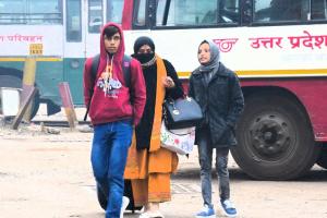 मुरादाबाद : भगवान का भजन सुनते अयोध्या की ओर जा रहे यात्री, क्षेत्रीय प्रबंधक ने बसों का किया निरीक्षण 