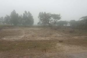 हरदोई: मनरेगा में खोदे गए तालाब पर ग्राम प्रधान का शिक्षक बेटा कर रहा जबरन कब्जा, मिट्टी डालकर जमीन को कर दिया समतल