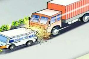 प्रयागराज: तीर्थयात्रियों से भरी बस और ट्रक में भिड़ंत, 11 श्रद्धालु घायल, पांच की हालत गंभीर 