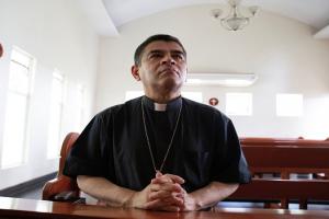 निकारागुआ ने बिशप रोलांडो अल्वारेज, 18 पादरियों को जेल से किया रिहा 