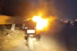 रामपुर: हाईवे पर चलती बाइक बनी आग का गोला, मचा हड़कंप