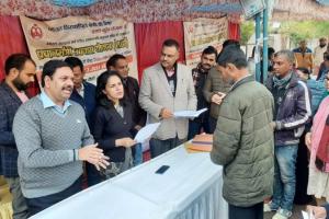 लखनऊ : अकबरनगर के लोगों को मिला प्रधानमंत्री आवास का आवंटन पत्र, जमा करने होंगे 