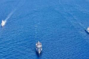 अमेरिकी नौसेना ने लाल सागर में जहाज पर हमले के बाद हूती लड़ाकों को मार गिराया 