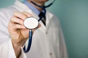 बरेली: मरीज को ऑक्सीजन सपोर्ट न देने पर डॉक्टर के खिलाफ रिपोर्ट के आदेश