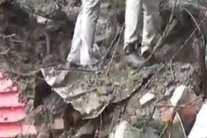 पश्चिम बंगालः चोपड़ा में मिट्टी का ढेर गिरने से चार बच्चे हुए जिंदा दफन, बीएसएफ शिविर क्षेत्र के भीतर किया जा रहा था एक नाले को चौड़ा
