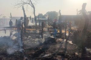 बहराइच में बड़ा अग्निकांड-अज्ञात कारणों से लगी आग ,11 घर जलकर राख