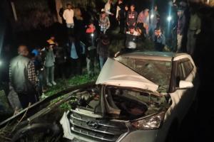 सुलतानपुर: डीजे में घुसी क्रेटा कार, एक की मौत-तीन घायल