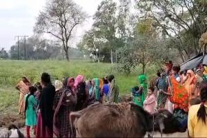 सीतापुर: किशोर का खेत में मिला अर्धनग्न शव, परिजनों ने जताई कुकर्म के बाद हत्या की आशंका
