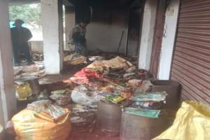 रायबरेली: चोरी के बाद दुकान में लगाई आग, लाखों का सामान राख