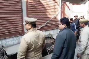 Bareilly News: मौलाना तौकीर रजा के भतीजे की दुकानों की जांच को पहुंची बीडीए टीम, नोटिस थमाया