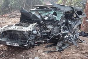 Ayodhay accident: ट्रक की टक्कर से Thar के उड़े परखच्चे, दो की मौत 