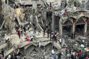 तबाही का मंज़र! गाज़ा में मदद का इंतजार कर रहे लोगों पर इजरायल ने गिराया बम, 70 की मौत 250 घायल 