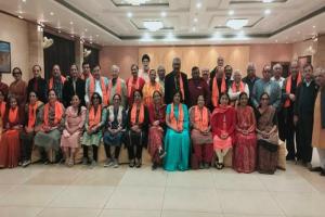 अयोध्या: देश-विदेश के 50 नामचीन चिकित्सकों ने किया रामलला का दर्शन