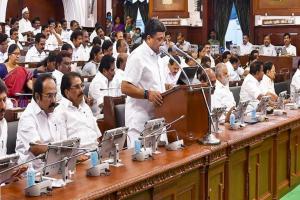 तमिलनाडु सरकार ने बजट किया पेश, राजस्व घाटा 49,000 करोड़ रुपये रहने का अनुमान 