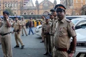 मुंबई पुलिस को आया धमकी भरा मैसेज, लिखा- शहर में 6 स्थानों पर रखे गए हैं बम...जांच जारी  