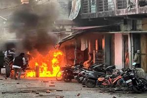 Haldwani Violence: कर्फ्यू जारी...6 की मौत, स्कूल-कॉलेज, बाजार और इंटरनेट बंद, 6 हजार लोगों पर FIR