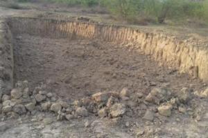 बरेली: रबड़ फैक्ट्री से सैकड़ों ट्रॉली मिट्टी ले गया माफिया, छानबीन जारी