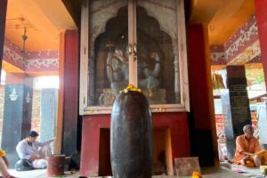मध्य प्रदेश: बमोरी कस्बे में भगवान शिव मंदिर को किया गया अपवित्र, लोगों ने लगाया जाम 