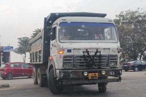 Unnao News: न कानून का डर-न जान की परवाह, खुलेआम हो रहा है अवैध परिवहन  