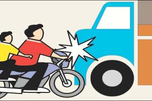 मिर्जापुर: अज्ञात वाहन की चपेट में आया बाइक सवार युवक, मौत, दो साथी घायल, कोहराम
