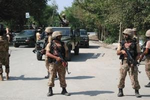 Pakistan: बलूचिस्तान में आतंकी हमले के बाद सुरक्षा बलों ने की कार्रवाई, 21 आतंकियों को मार गिराया 