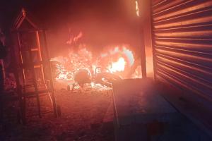 हल्द्वानी: बनभूलपुरा के लोगों ने किया दंगा, मस्जिदों से चलाये गये पत्थर, प्राइवेट और सरकारी वाहनों को जलाया