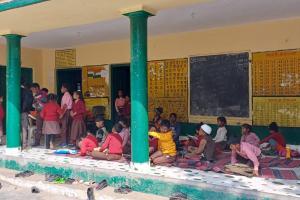 लखीमपुर खीरीः परिषदीय विद्यालयों में शिक्षकों के सृजित 14925 पदों के मुकाबले 6447 पद रिक्त, कई विद्यालयों में एक भी शिक्षक नहीं