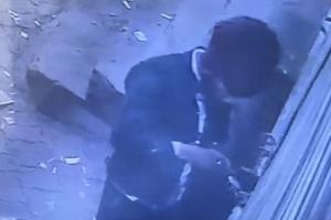 Kanpur Theft: पुलिस गश्त की खुली पोल... चोरों ने शराब की दुकान को बनाया निशाना, वारदात CCTV में कैद