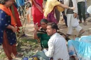 Fatehpur News: बस के डीजल टैंक में वेल्डिंग करते समय अचानक हुआ विस्फोट... दो युवकों की हालत गंभीर; कानपुर रेफर... 