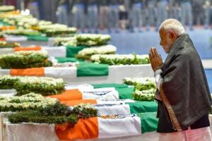पुलवामा हमले की बरसी पर PM मोदी ने जवानों को दी श्रद्धांजलि, कहा-  शहीदों के बलिदान को हमेशा याद रखा जाएगा