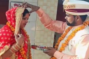Bareilly News: प्रकाश की मोहब्बत में शाहना से बनी शारदा, सनातन धर्म अपनाकर रचाई शादी