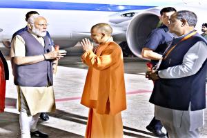 आजमगढ़ के लिए रवाना हुए PM मोदी, UP को देंगे कई हजार करोड़ की परियोजनाओं की सौगात 