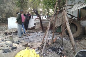 Amethi fire: पुलिस की गाड़ियां गुजरती रहीं और जलती रही दुकानें, अराजकतत्वों ने लगाई आग 