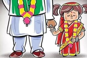 Agra News: 15 की दुल्हन और 30 का दूल्हा...बुरे फंसे पंडित जी, वैवाहिक रस्मों के बीच पुलिस की हुई एंट्री, शादी रोकी