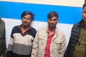 फिरोजाबाद: पुलिस पर हमला करने वाले दो बदमाश मुठभेड़ में गिरफ्तार, पैर में गोली लगने से दोनों घायल